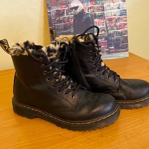 Dr Martens Serena faux leopard fur lining